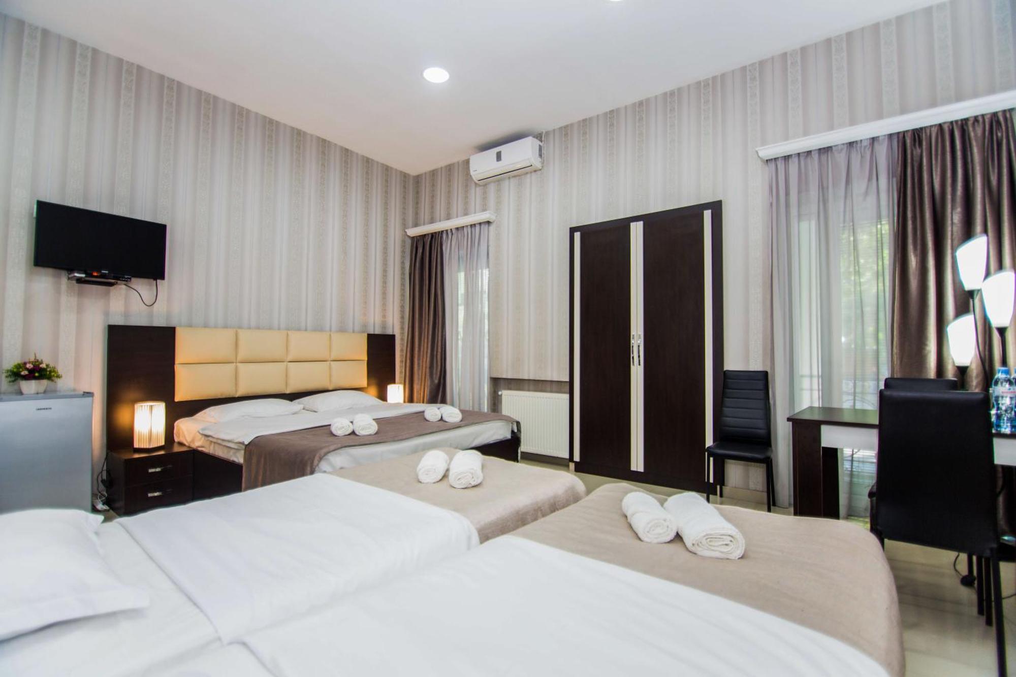 Hotel Care Inn Tbilisi Bagian luar foto