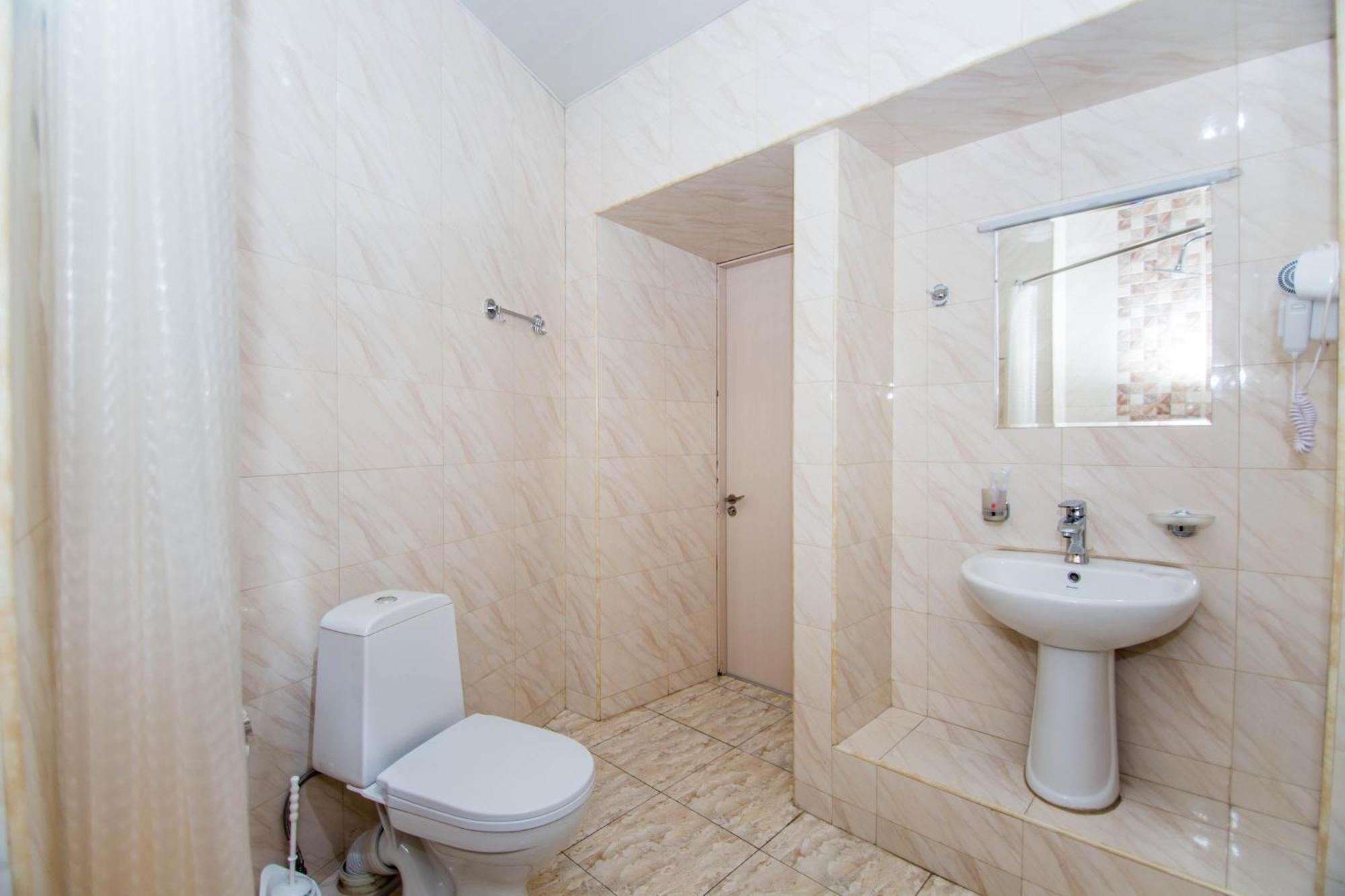 Hotel Care Inn Tbilisi Bagian luar foto