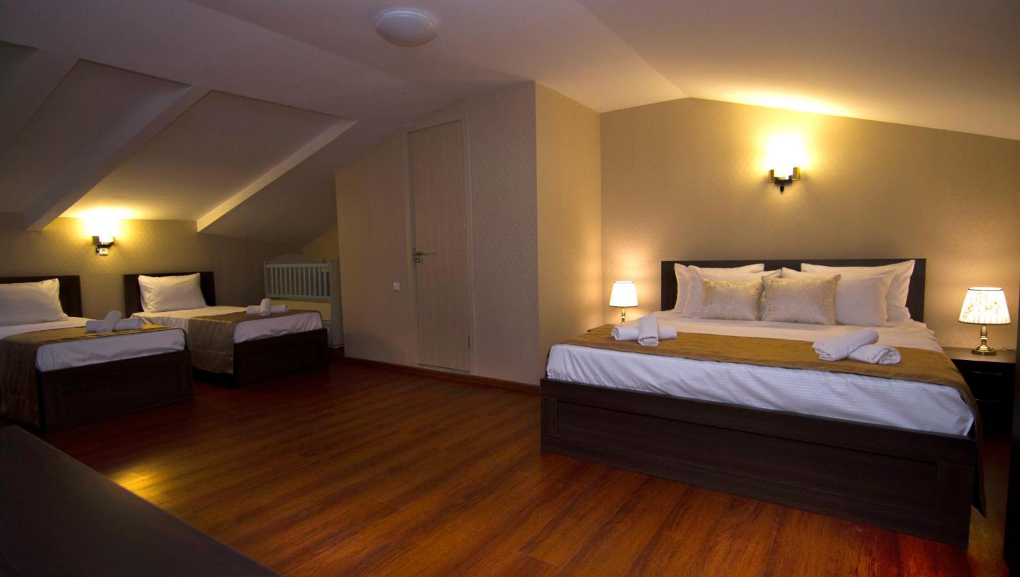 Hotel Care Inn Tbilisi Bagian luar foto