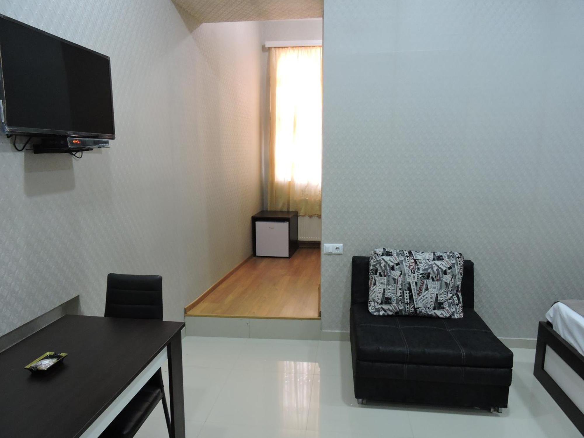 Hotel Care Inn Tbilisi Bagian luar foto